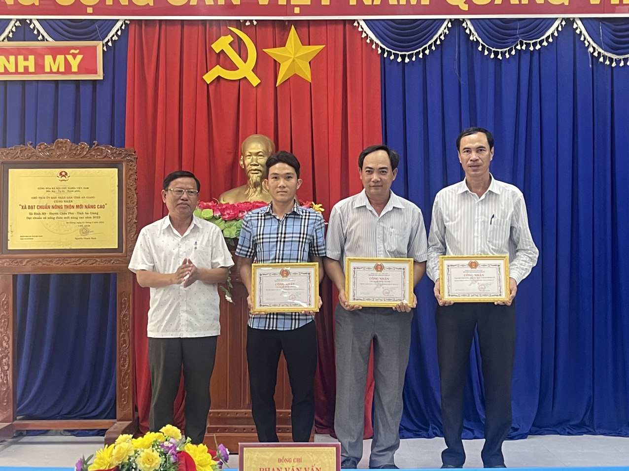 KHEN THƯỞNG