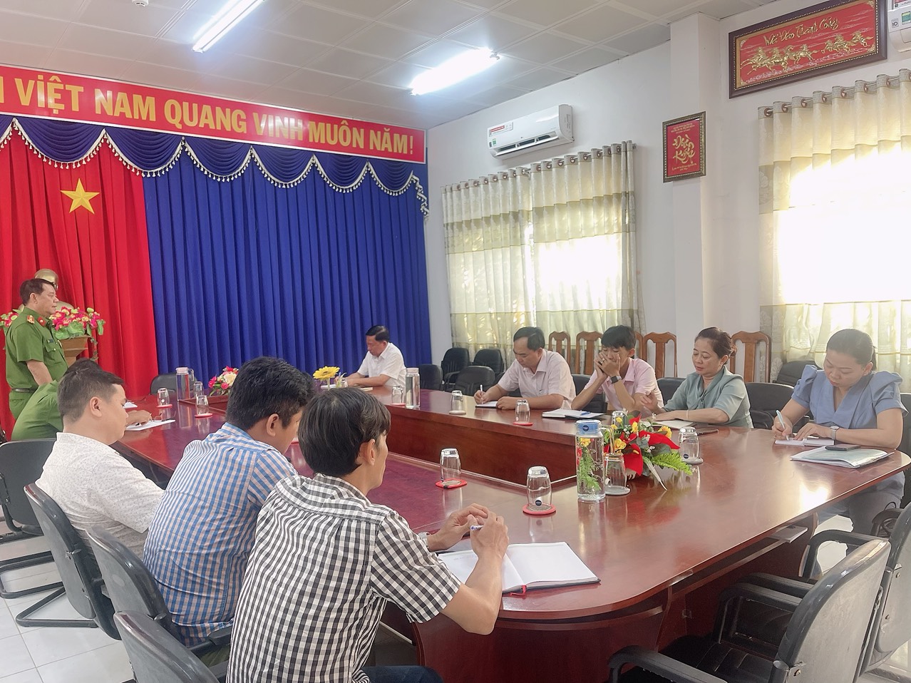 tiếp đoàn công an