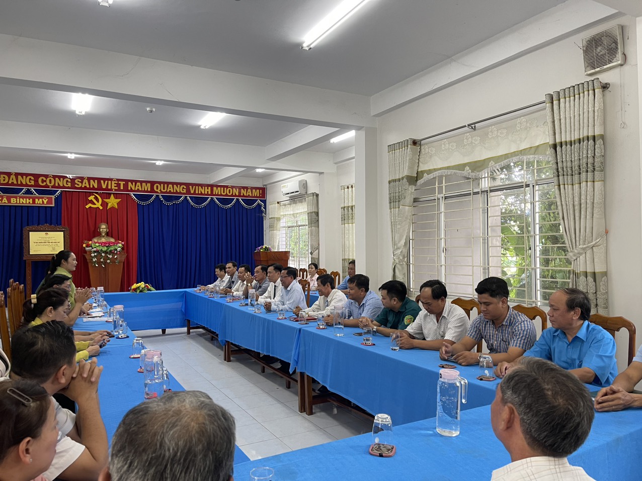 TRAO QUYẾT ĐỊNH
