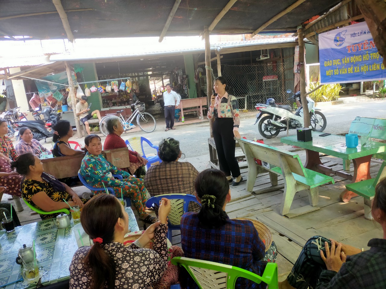 truyền thông