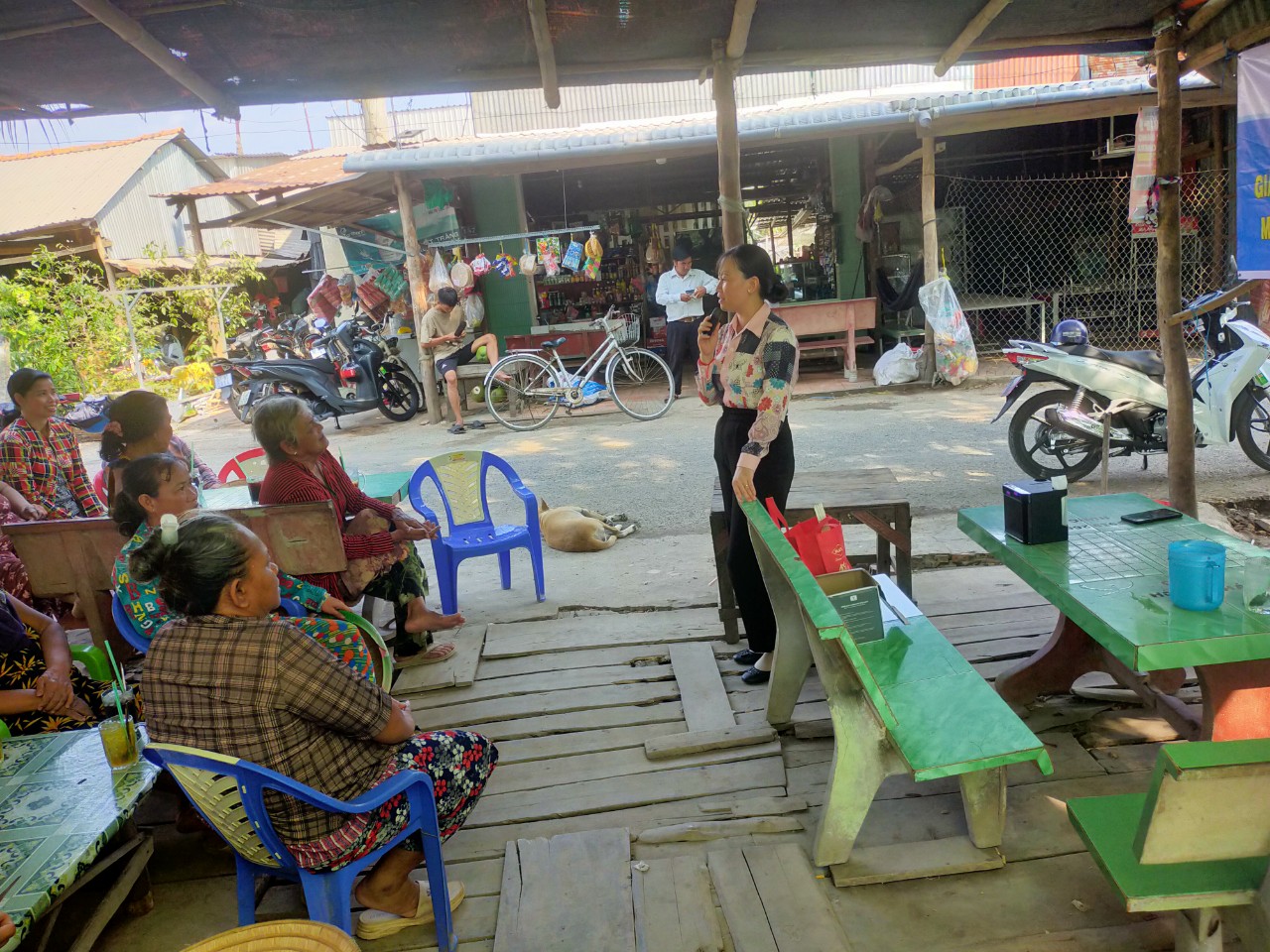 truyền thông