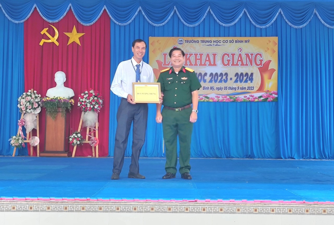 Hình ảnh khai giảng năm học mới