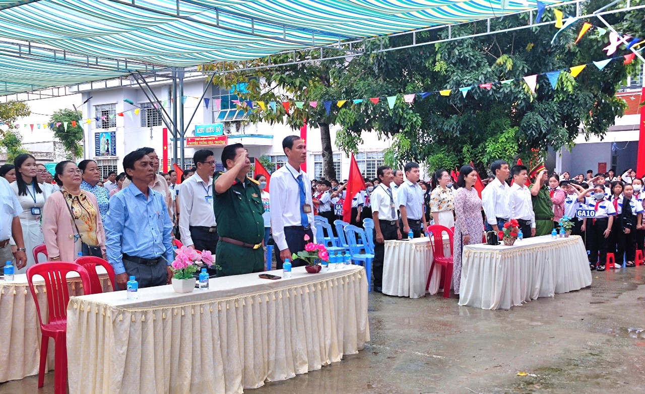 Hình ảnh khai giảng năm học mới