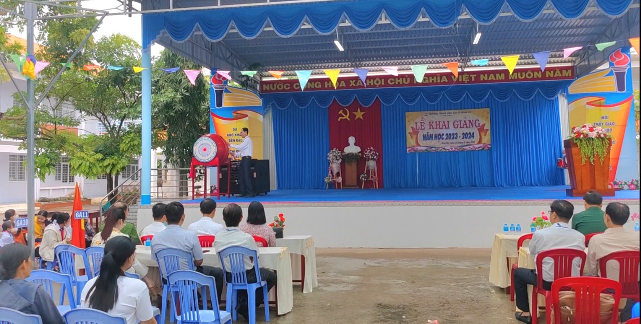 Hình ảnh khai giảng năm học mới