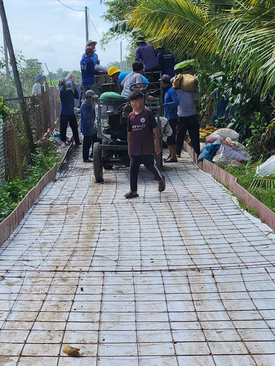 Bê tông tuyến đường ấp Bình Minh