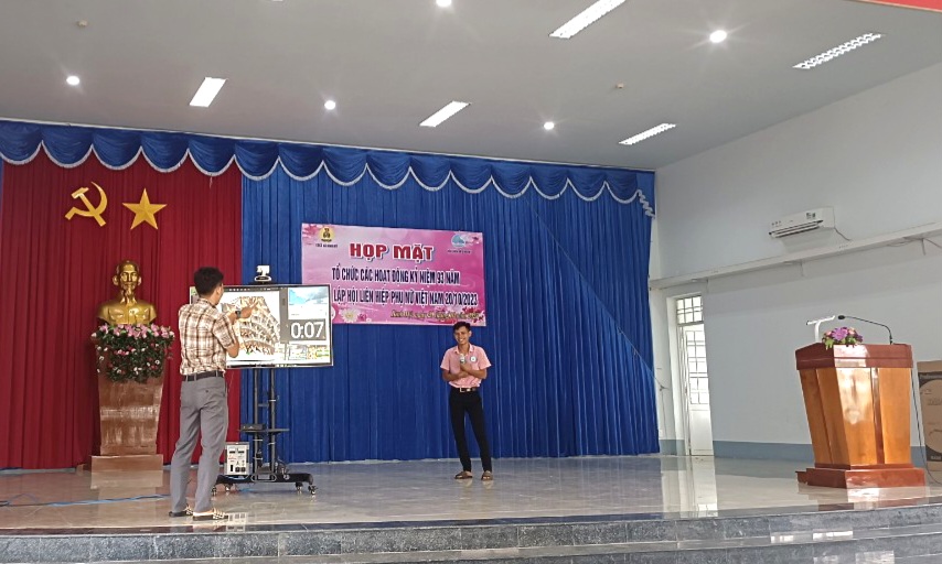 Tổ chức họp mặt 20-10