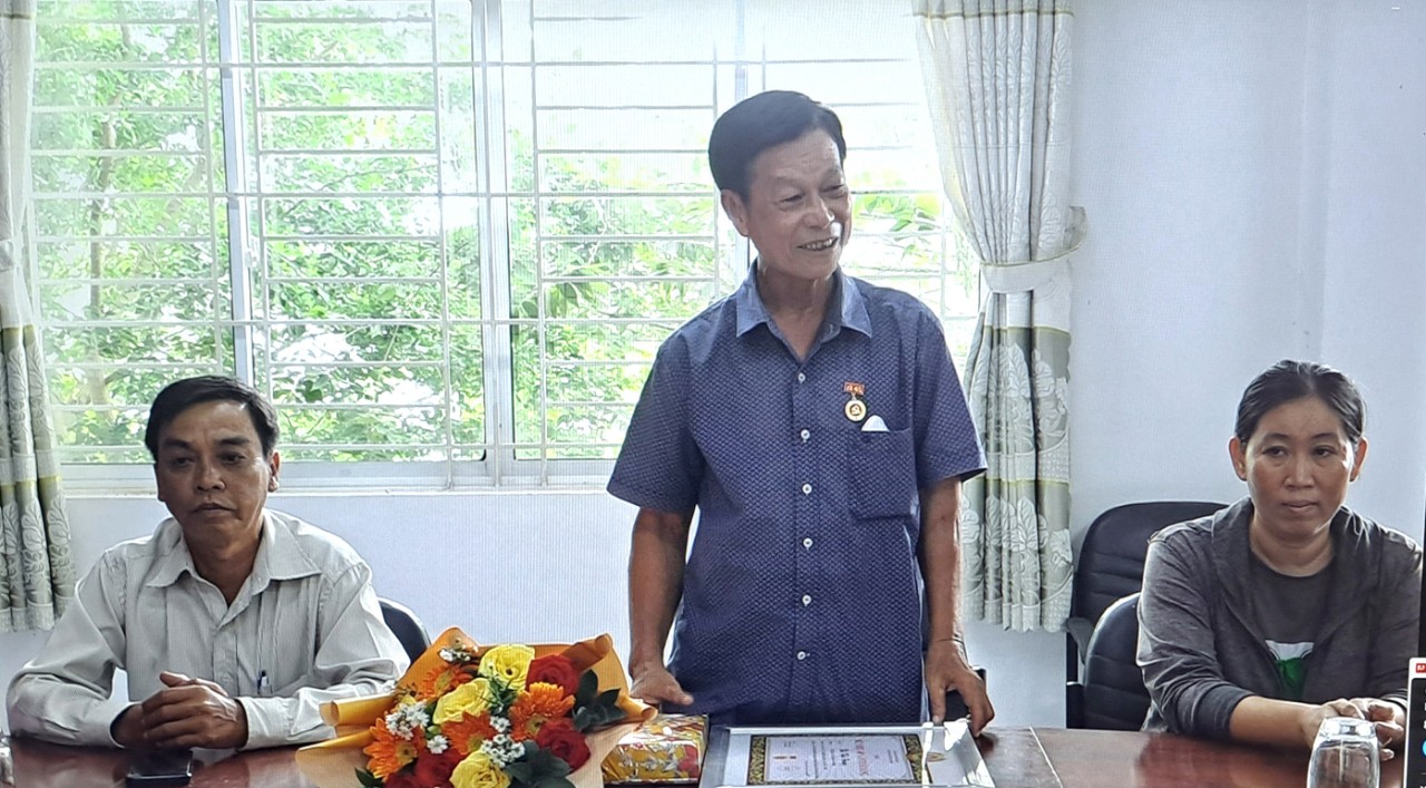 TRAO HUY HIEU 40NAM TUOI DANG