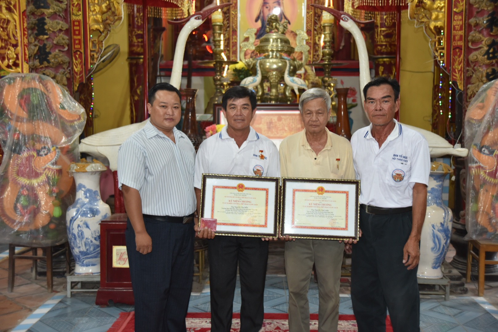 kỷ niệm chương