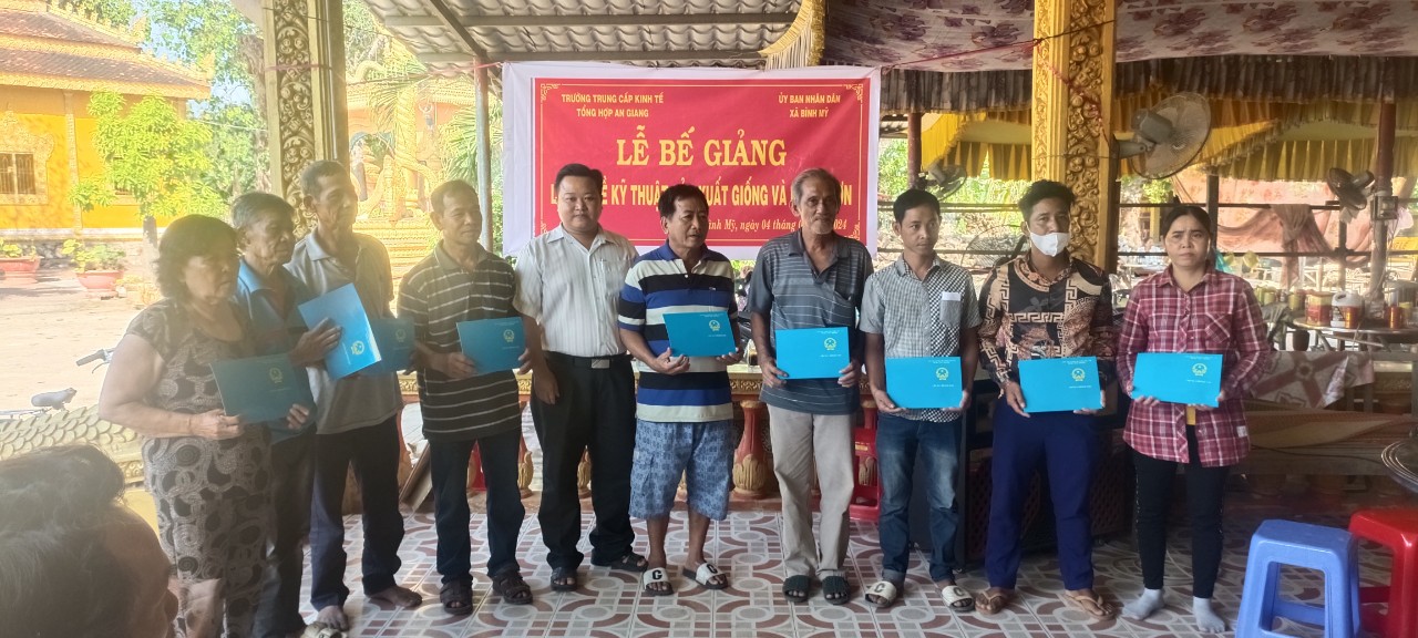 bế giảng lớp nghề