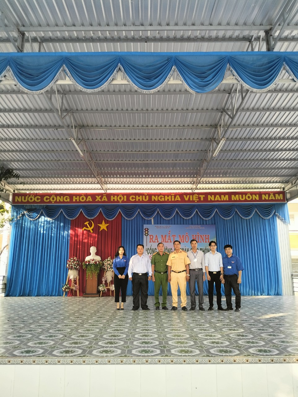 Cổng trường ATGT