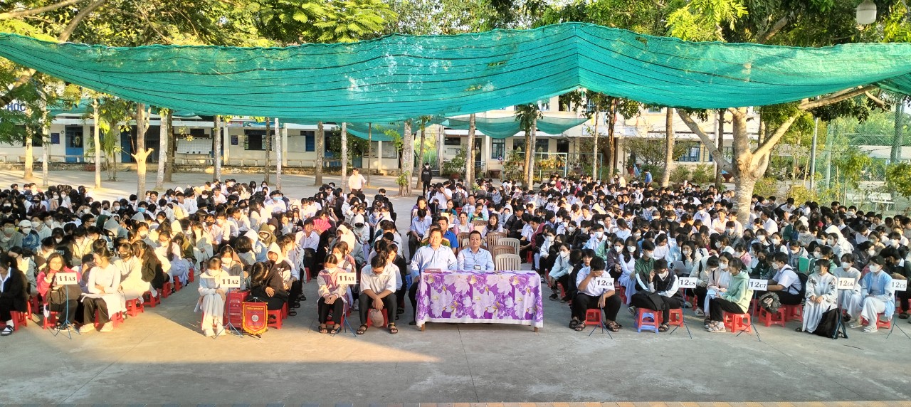 Cổng trường ATGT