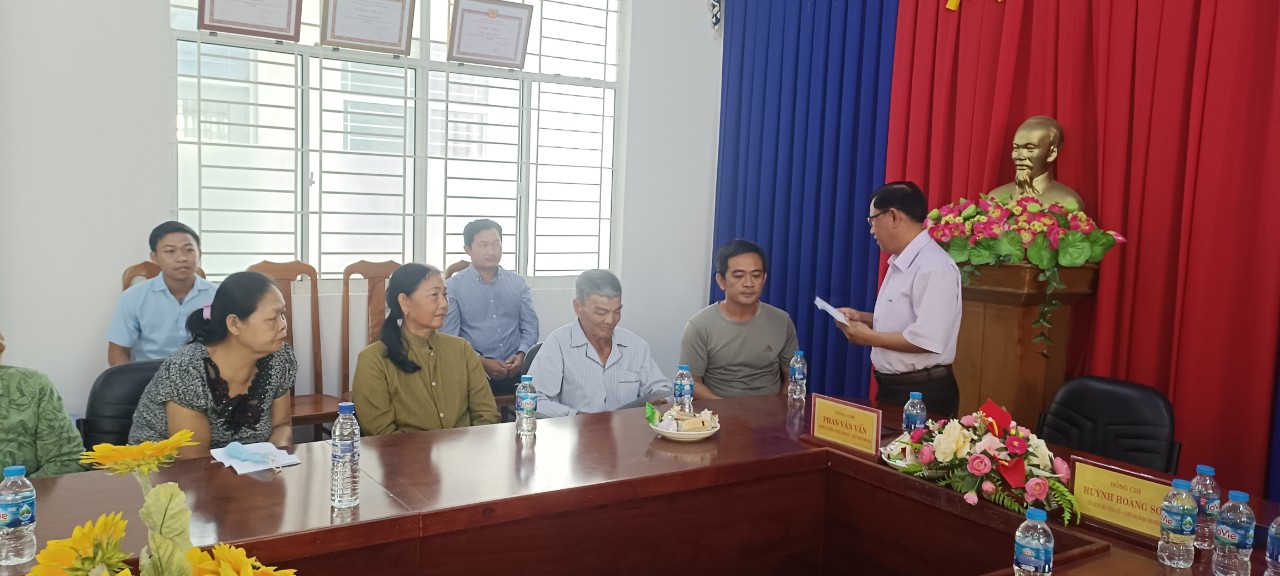 chúc tết gia đình chính sáhc