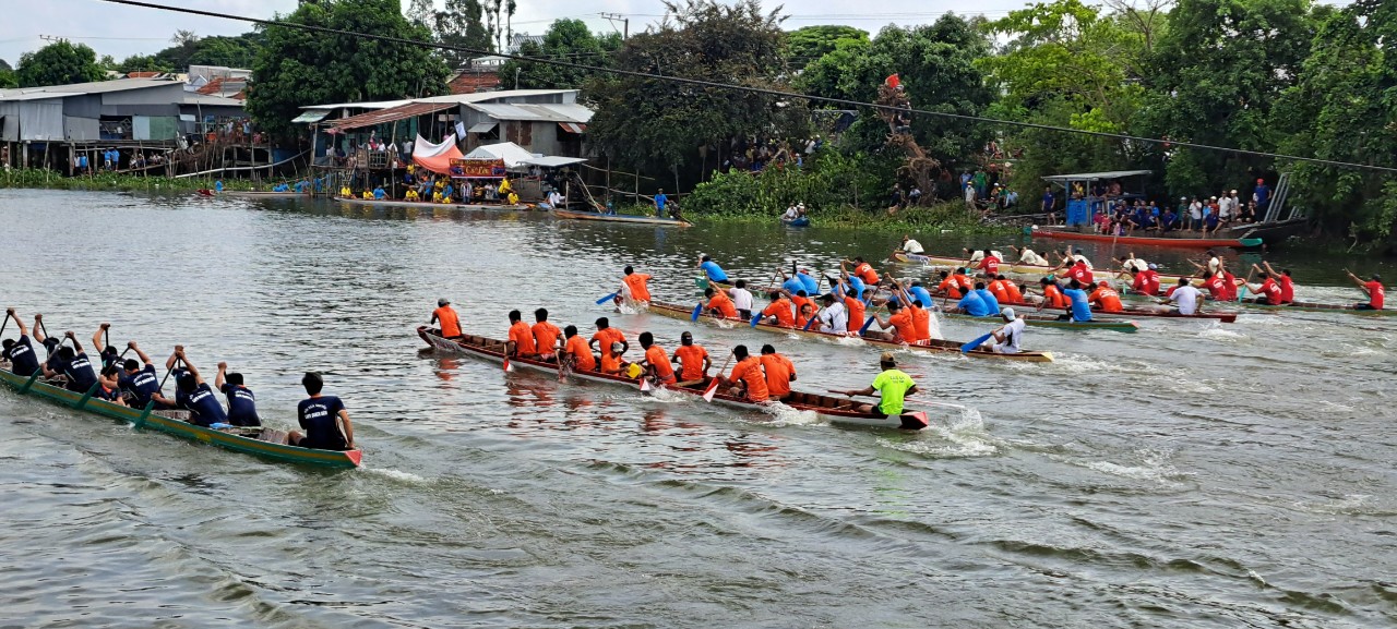 khai mạc
